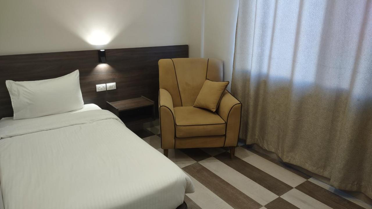 Black Iris Hotel II Madaba Luaran gambar