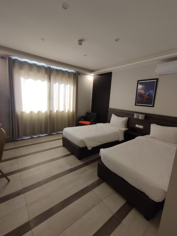 Black Iris Hotel II Madaba Luaran gambar